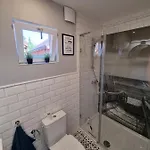 Vakantiehuis Nowoczesny Z Klimatyzacja I Tarasem, Blisko Plazy House