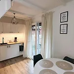 Nowoczesny Z Klimatyzacja I Tarasem, Blisko Plazy House 斯蒂格纳