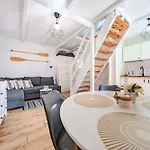 Nowoczesny Z Klimatyzacja I Tarasem, Blisko Plazy House Vakantiehuis