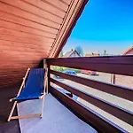 Nowoczesny Z Klimatyzacja I Tarasem, Blisko Plazy House