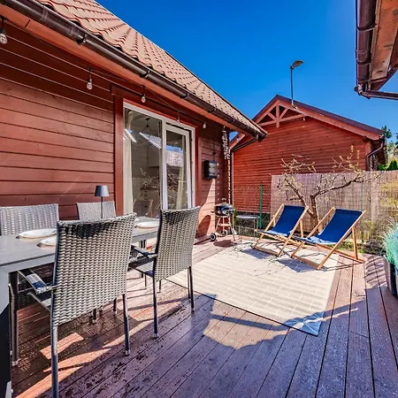Nowoczesny Z Klimatyzacja I Tarasem, Blisko Plazy House Сasa de vacaciones *